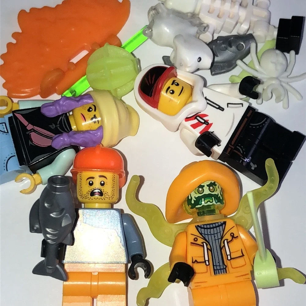 LEGO HIDDEN Side Minifigures LEGO Captain Jonas Jonas Jr Parker L Jackson